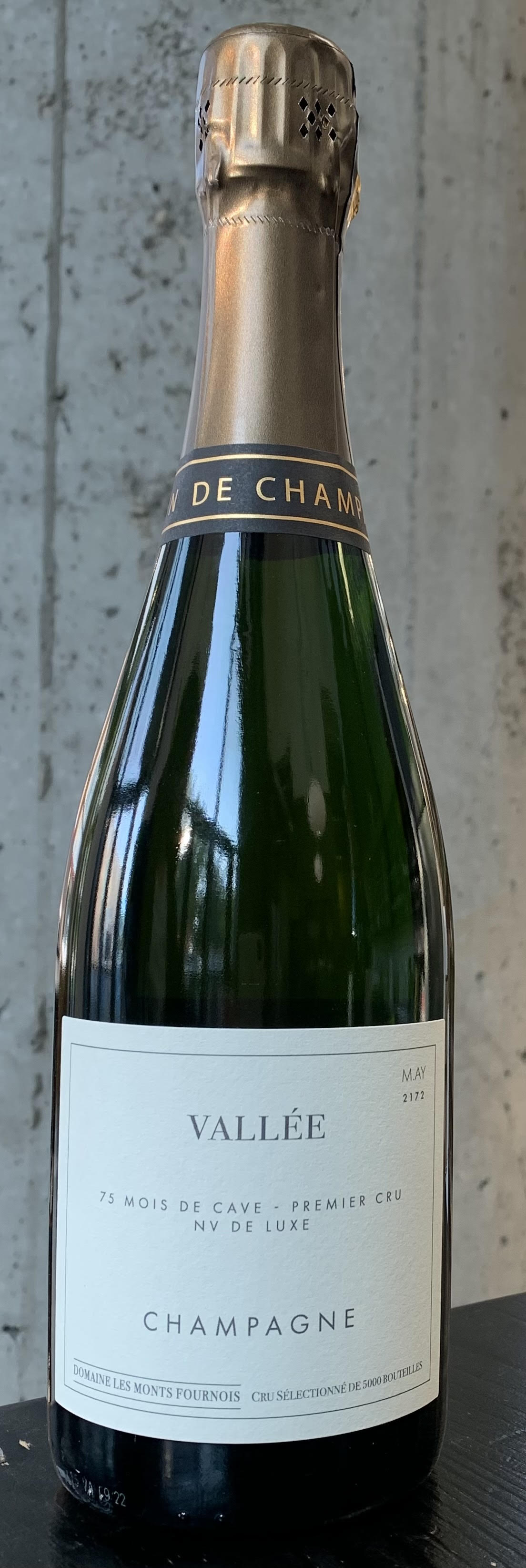 Domaine Les Monts Fournois "Vallée - Mareuil-sur-Aÿ" Champange NV de LUXE